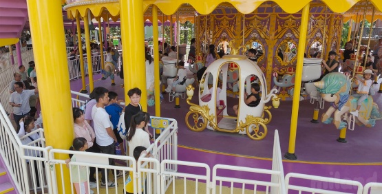92-Seat Double-Decker Merry Go Round